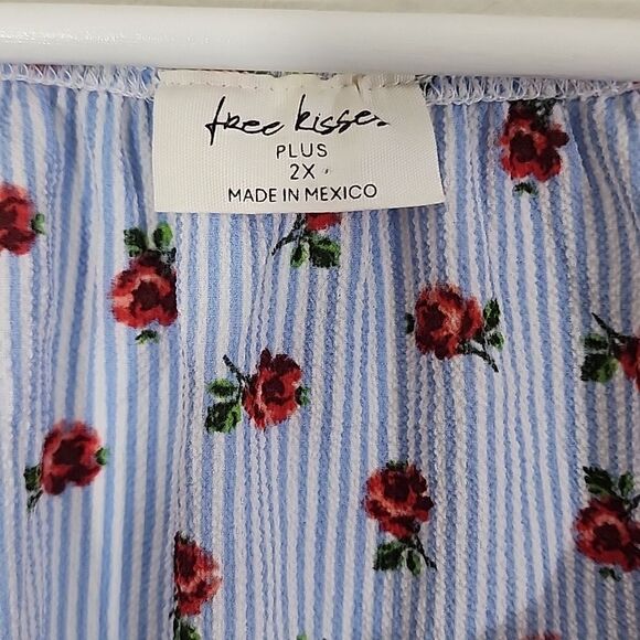 Free Kisses striped plus size 3/4 sleeves red rose print blouse size 2X NWT - Picture 3 of 8